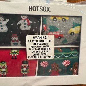 NEW Hot Sox Gift Box 4 Pairs Holiday Christmas Socks Trees Gingerbread Snowman
